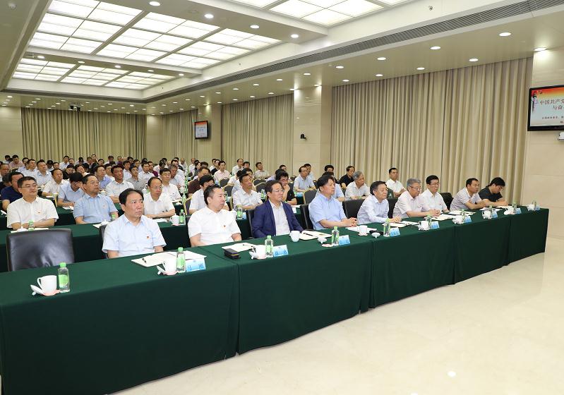 习近平在内蒙古考察并指导开展“不忘初